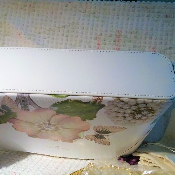 Obsession 2 Crossbody **HP** - Picture 7 of 8